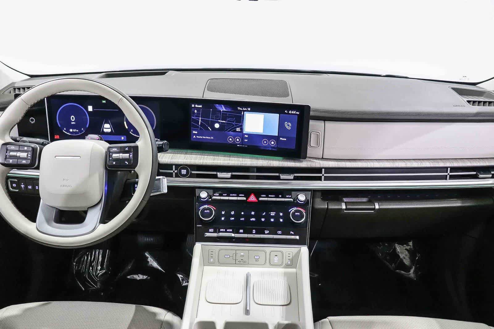 Used 2024 Hyundai Santa Fe Calligraphy AWD/4WD image 13