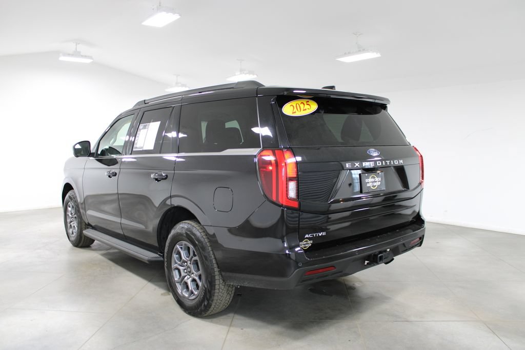 Used 2025 Ford Expedition Active RWD image 7