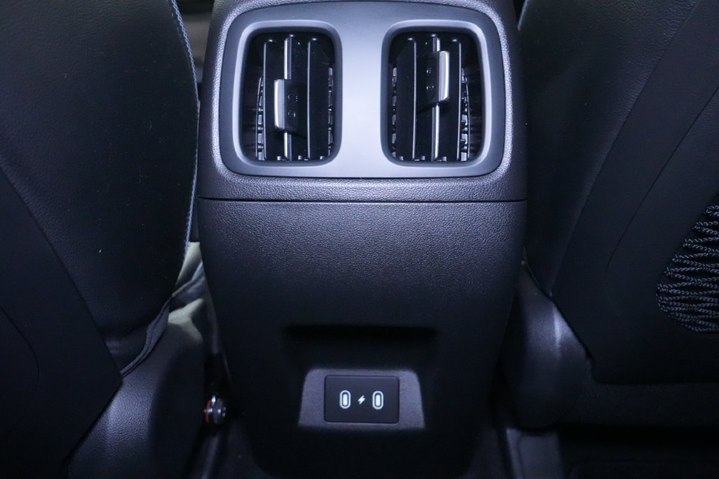 Certified 2026 Hyundai Santa Cruz Limited AWD/4WD image 30