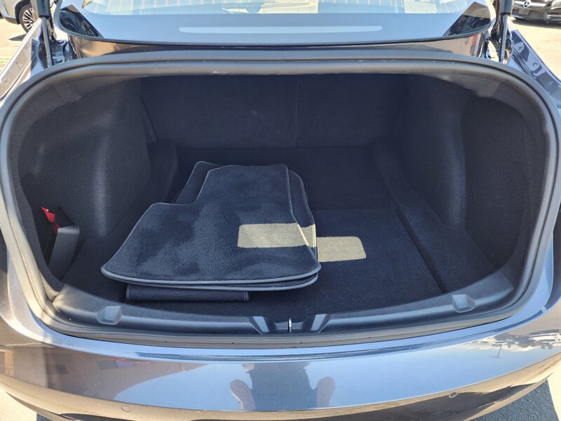 Used 2018 Tesla Model 3 Long Range RWD image 12