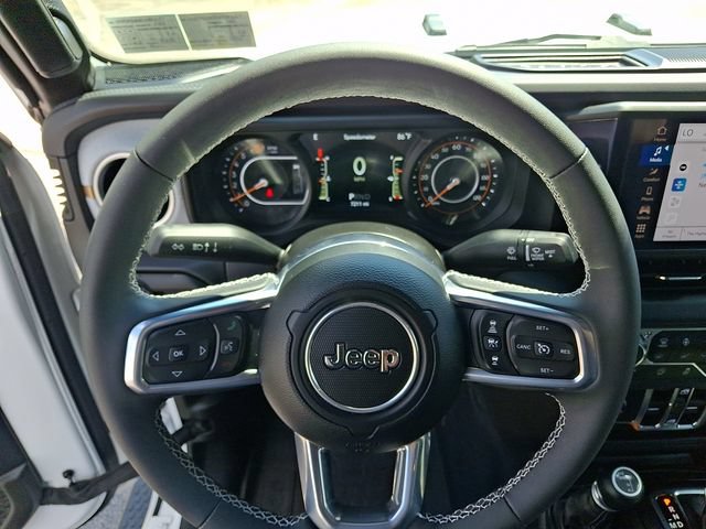 Used 2025 Jeep Wrangler Unlimited Sahara w/ Safety Group AWD/4WD image 18