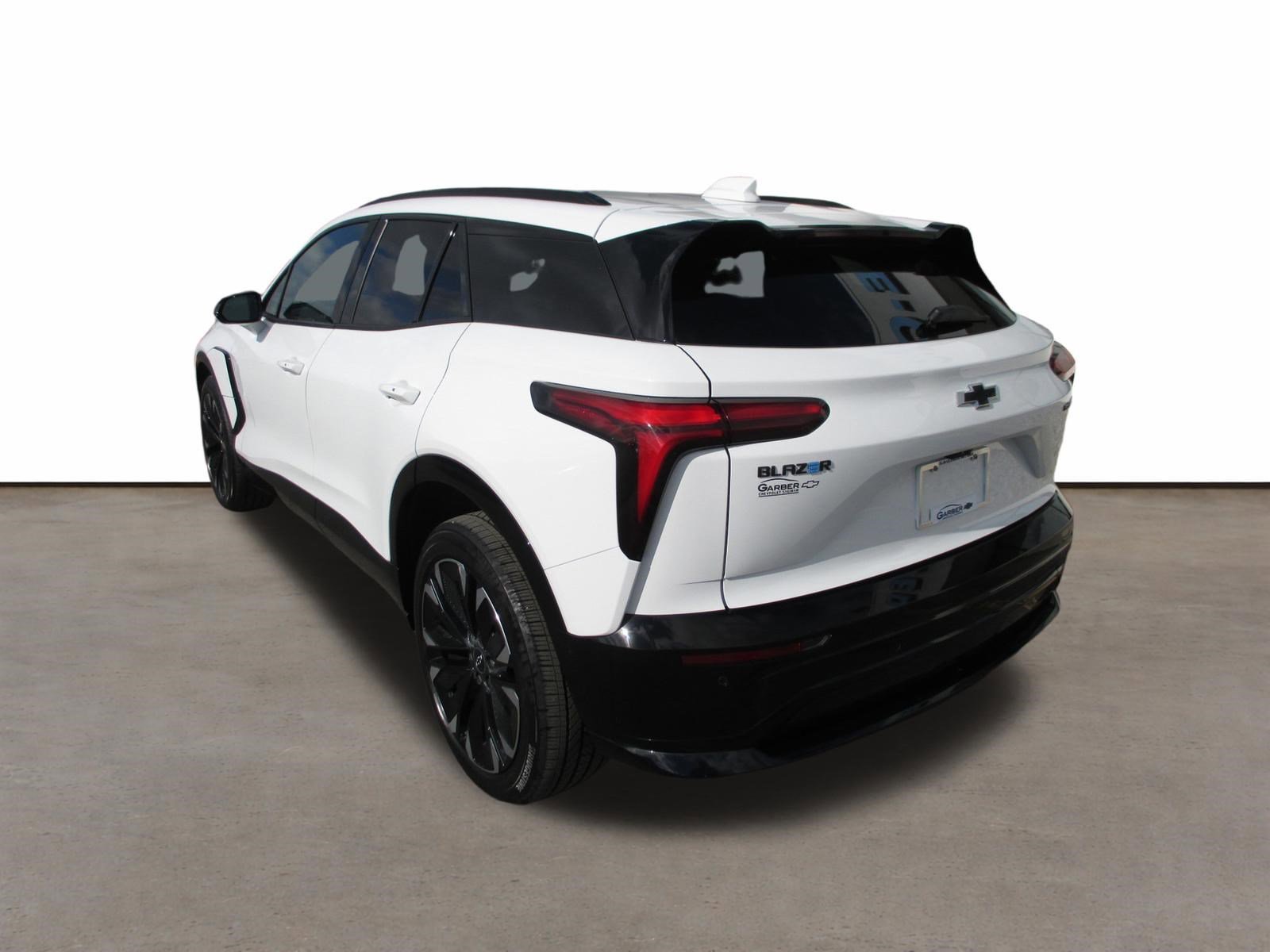 Used 2024 Chevrolet Blazer EV RS image 3