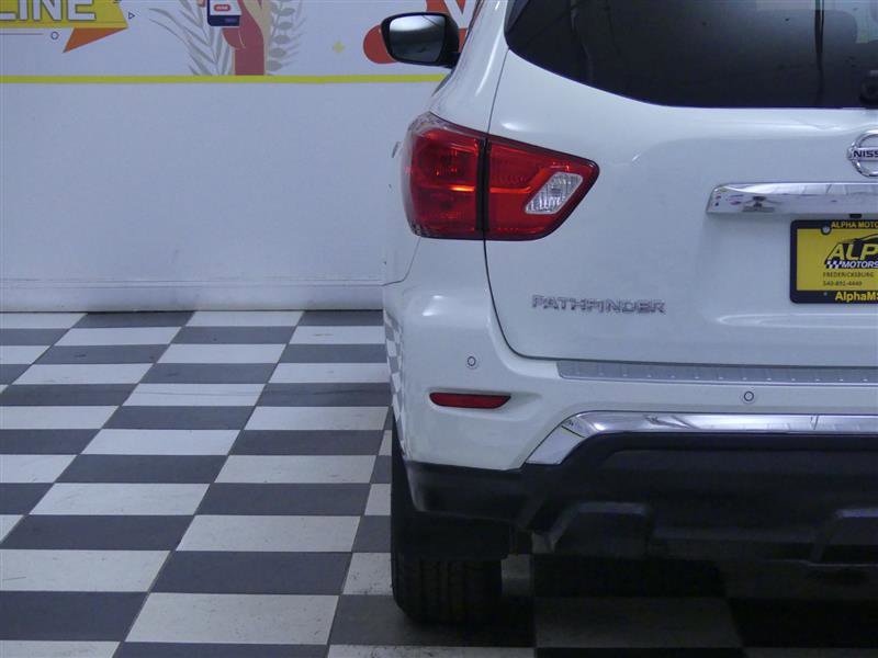 Used 2019 Nissan Pathfinder SV image 29