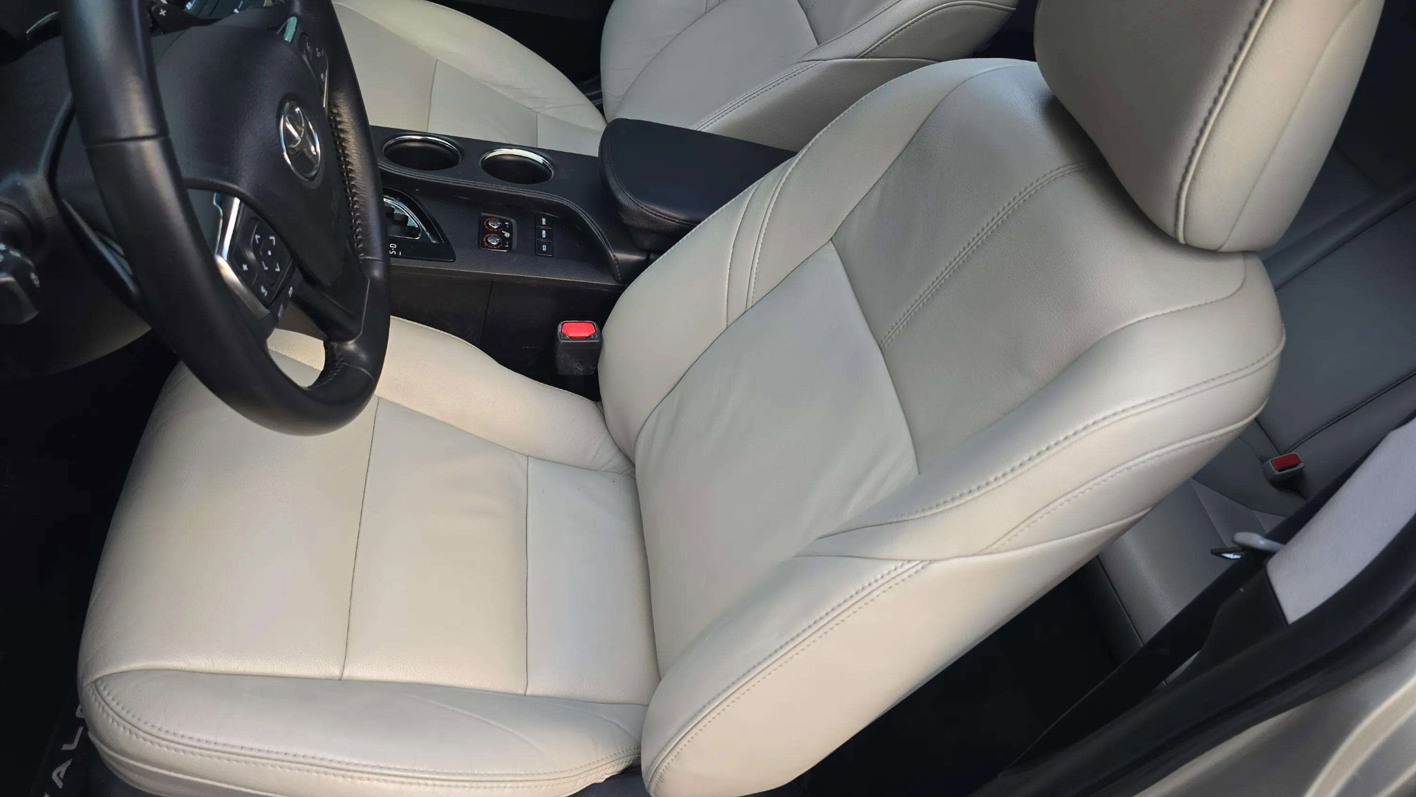 Used 2018 Toyota Avalon XLE Premium image 11