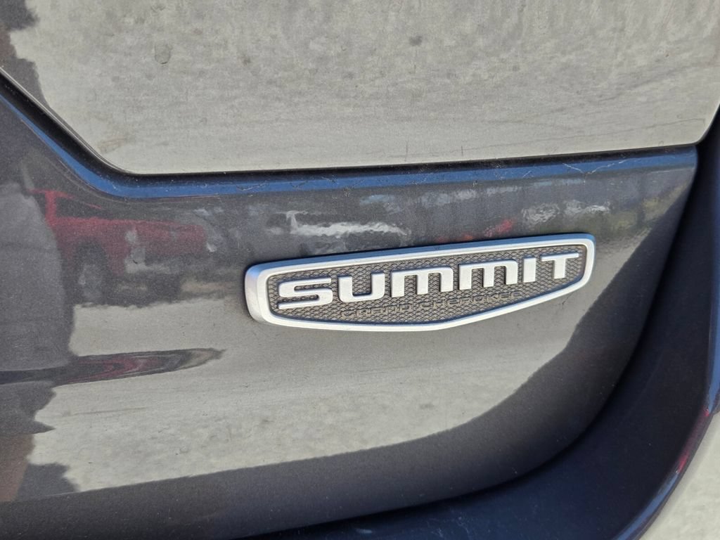 Used 2025 Jeep Grand Cherokee Summit AWD/4WD image 13