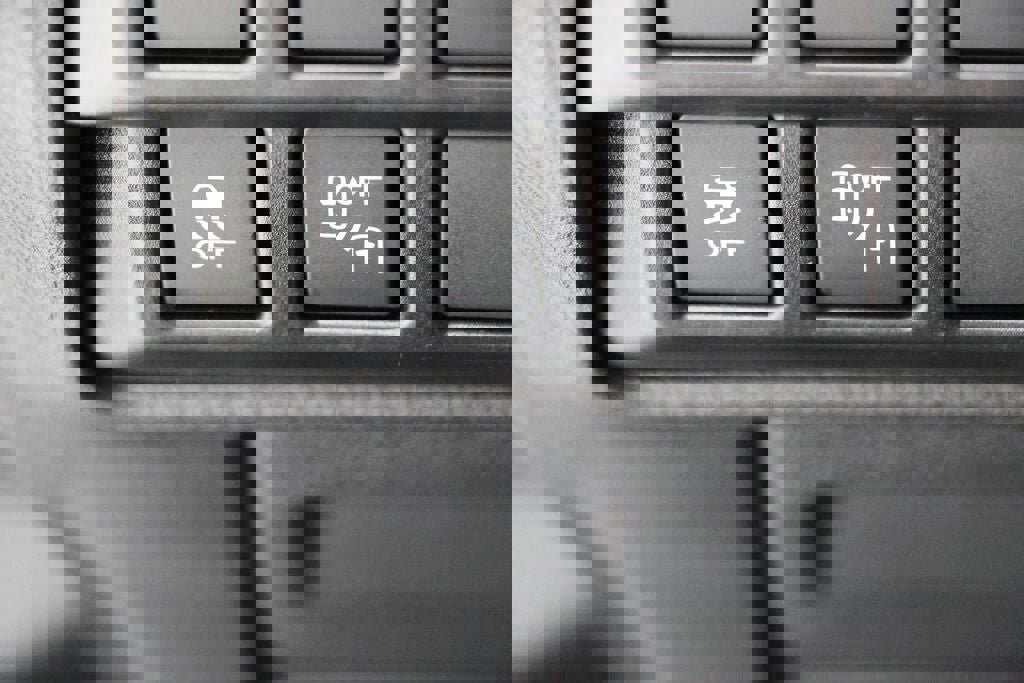 Used 2022 Subaru Ascent Limited w/ Technology Package image 32