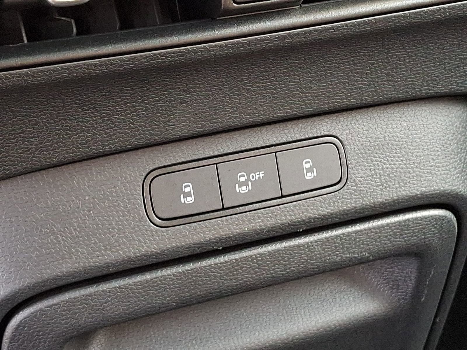 Used 2025 Volkswagen ID. Buzz Pro S Plus image 30