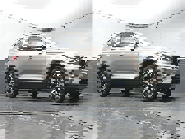 Certified 2024 Volvo XC40 B5 Plus w/ Protection Package Premier image 39