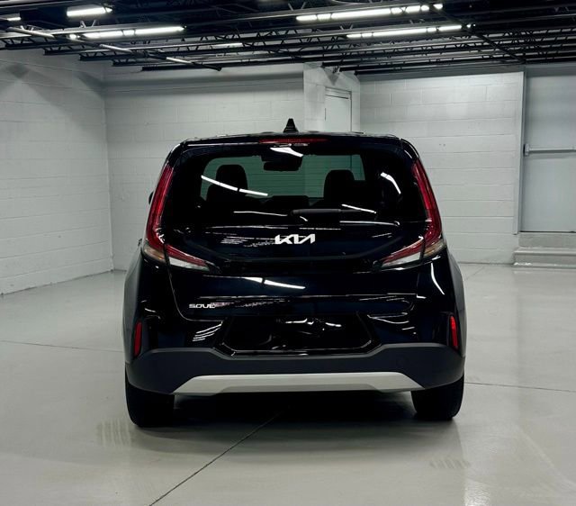 Used 2023 Kia Soul LX w/ LX Technology Package image 4
