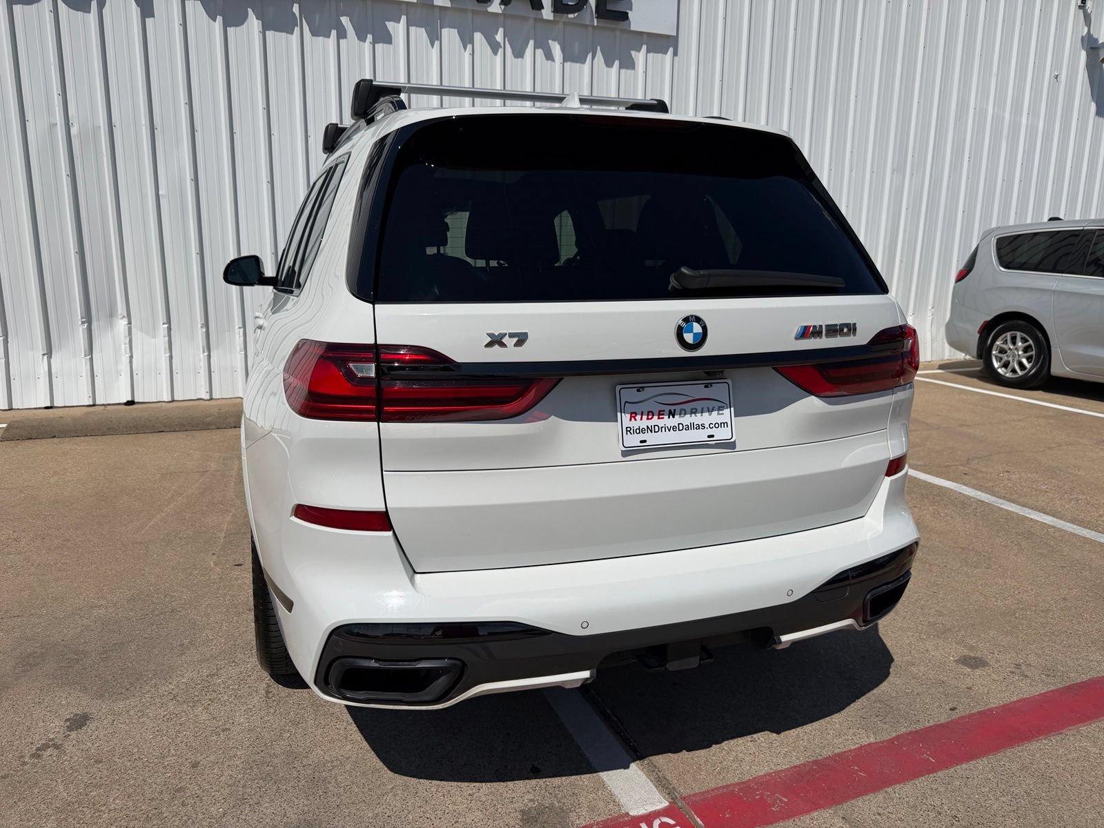 Used 2021 BMW X7 M50i w/ Dynamic Handling Package AWD/4WD image 5