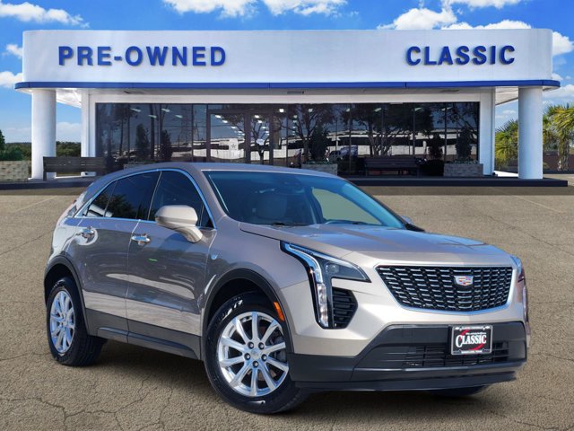 Used 2023 Cadillac XT4 Luxury FWD image 1