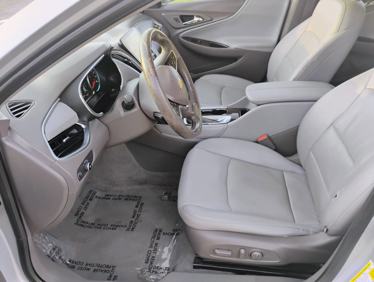 Used 2017 Chevrolet Malibu Premier FWD image 9