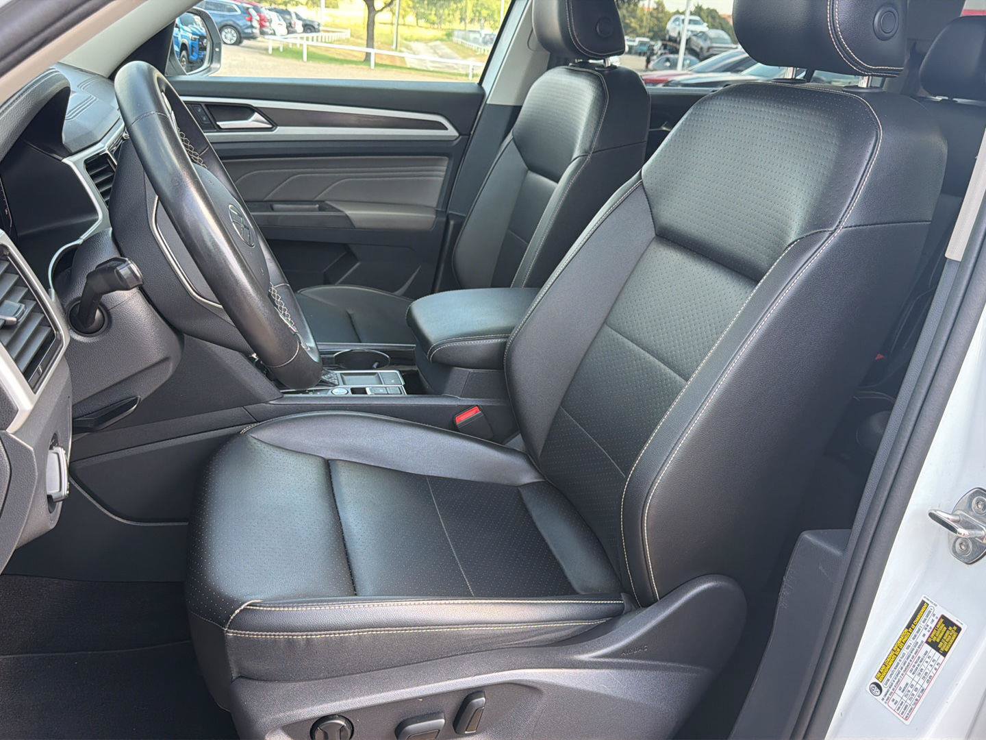 Used 2022 Volkswagen Atlas SE w/ Panoramic Sunroof Package FWD image 11