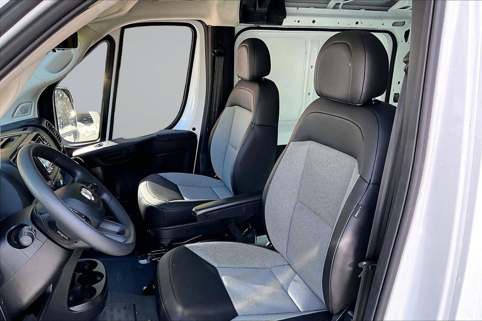 Used 2025 RAM ProMaster 1500 w/ Safety Group FWD image 25