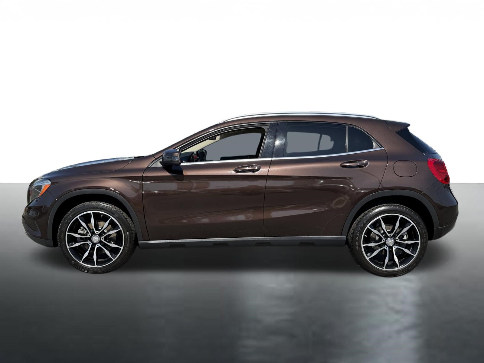 Used 2017 Mercedes-Benz GLA 250 4MATIC image 5