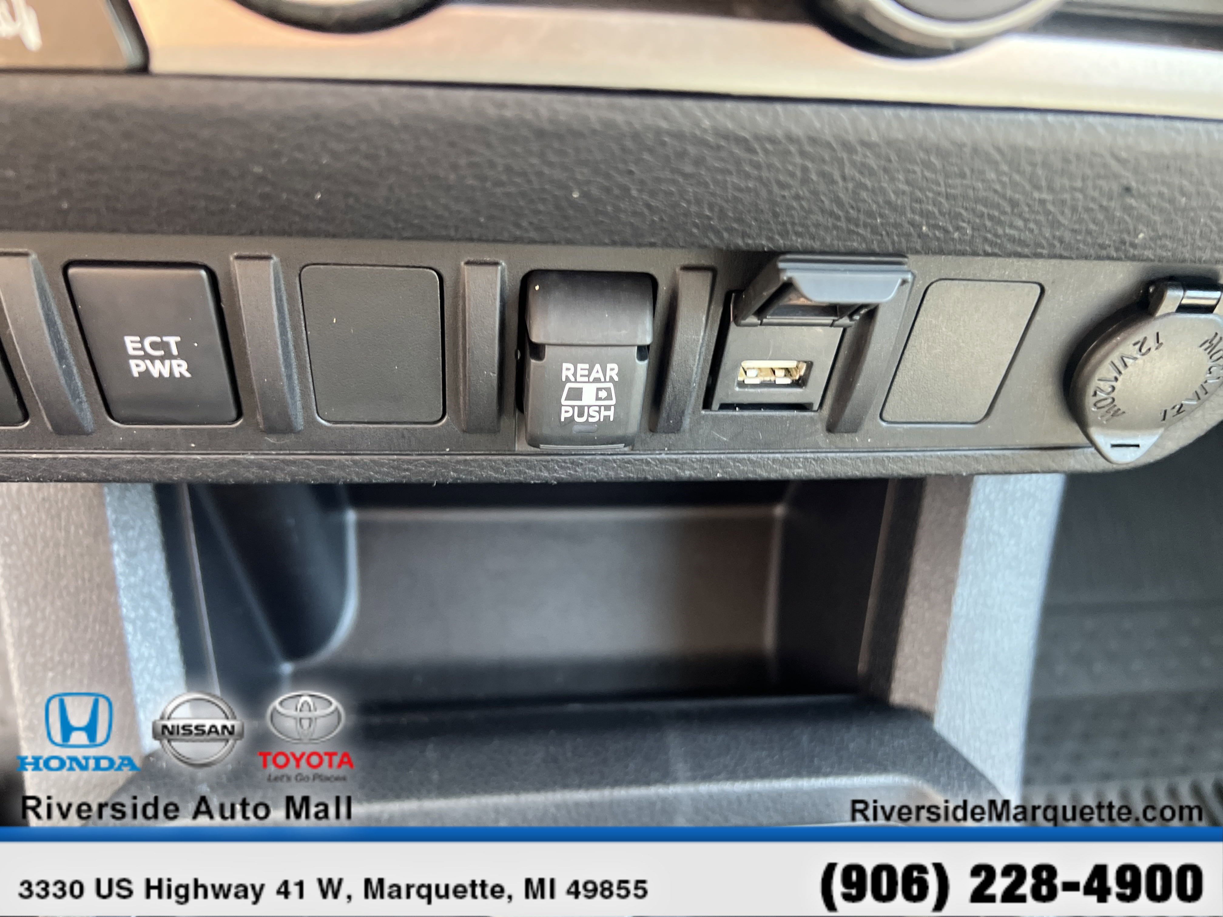 Used 2023 Toyota Tacoma SR5 w/ Technology Package image 18