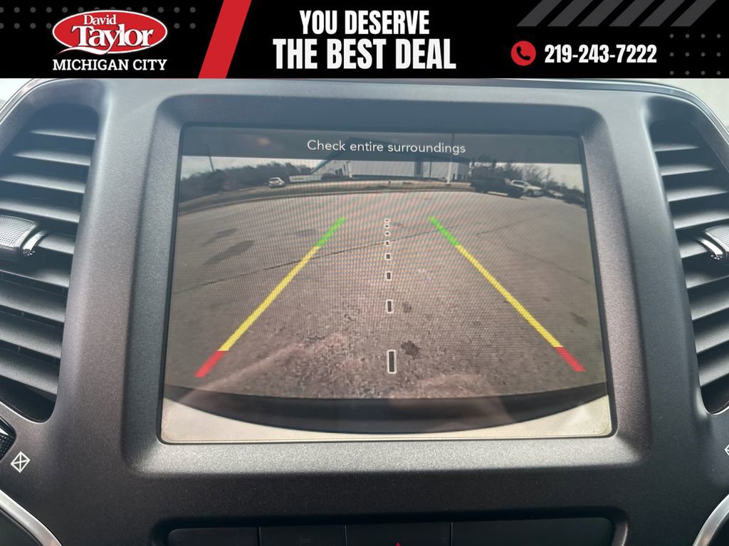 Used 2019 Jeep Cherokee Trailhawk image 12