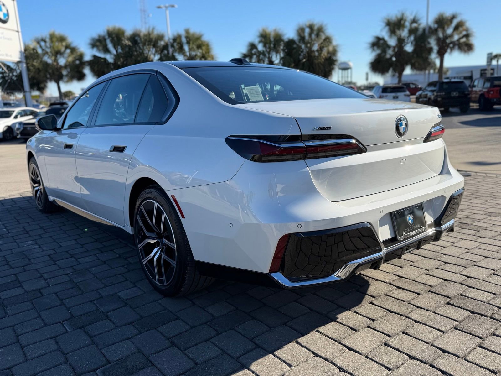 Used 2025 BMW 740i xDrive w/ Premium Package image 10