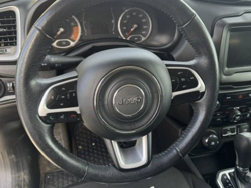 Used 2020 Jeep Renegade Latitude w/ Cold Weather Group image 27