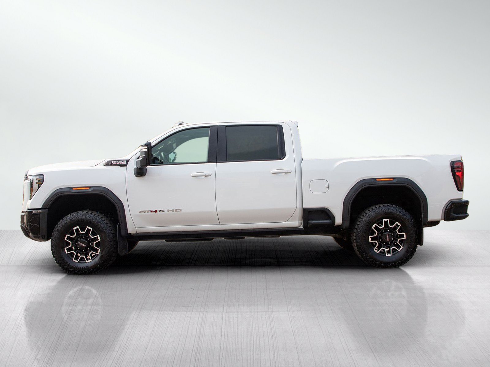 Used 2024 GMC Sierra 2500 AT4X AWD/4WD image 2