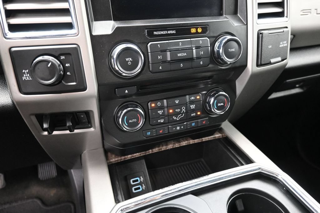 Used 2017 Ford F250 Lariat w/ Lariat Value Package AWD/4WD image 27
