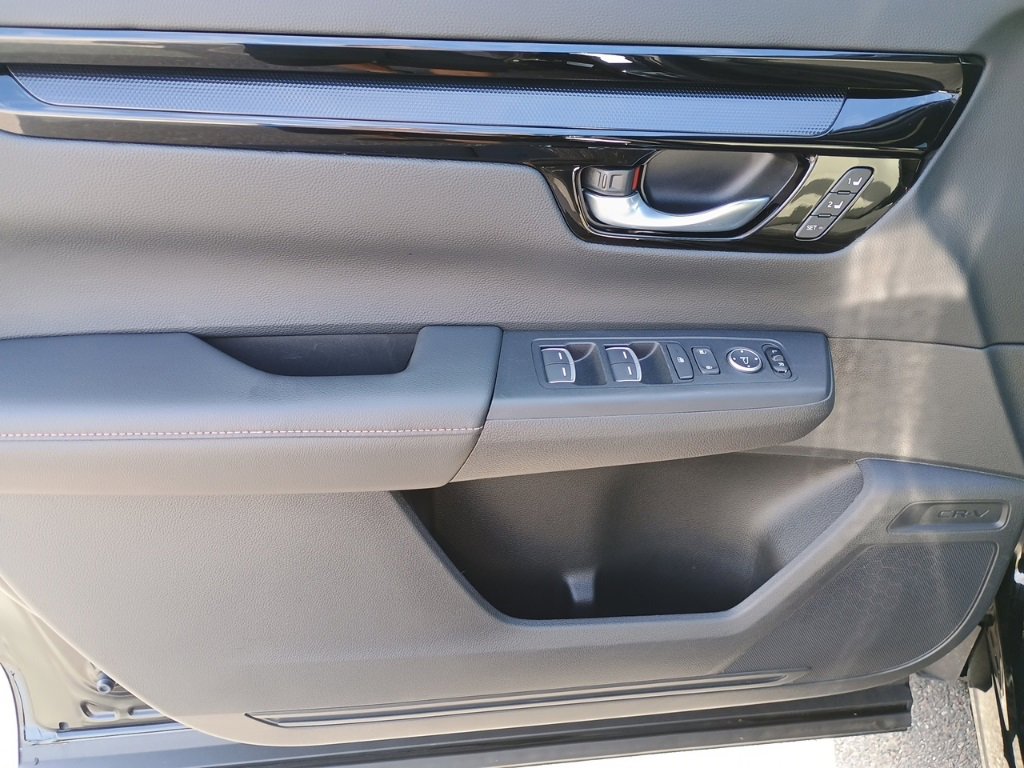 Used 2023 Honda CR-V Sport Touring image 11