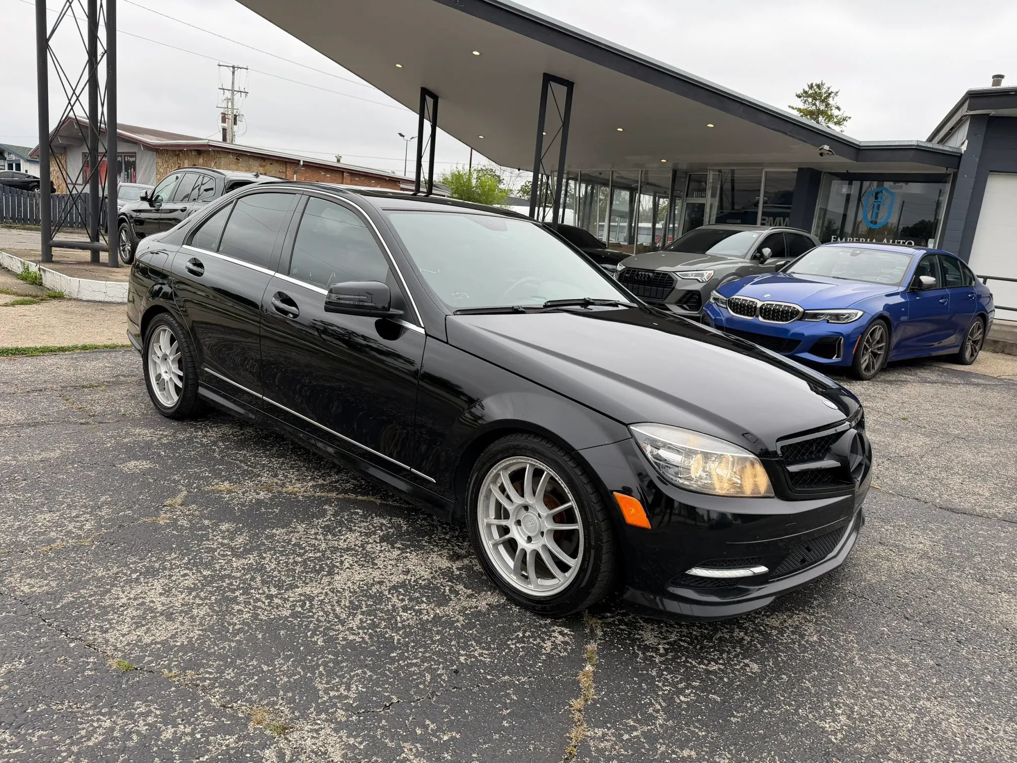 Used 2011 Mercedes-Benz C 300 4MATIC Sedan image 11
