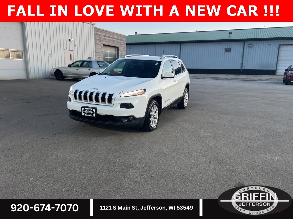 Used 2017 Jeep Cherokee Latitude w/ Cold Weather Group image 3