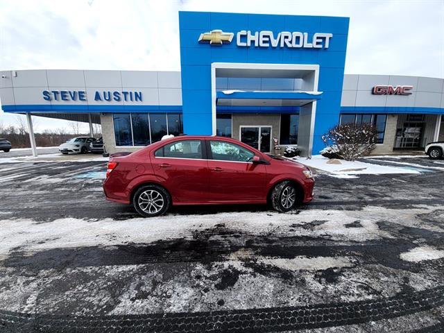 Used 2017 Chevrolet Sonic LT w/ Convenience Package image 4