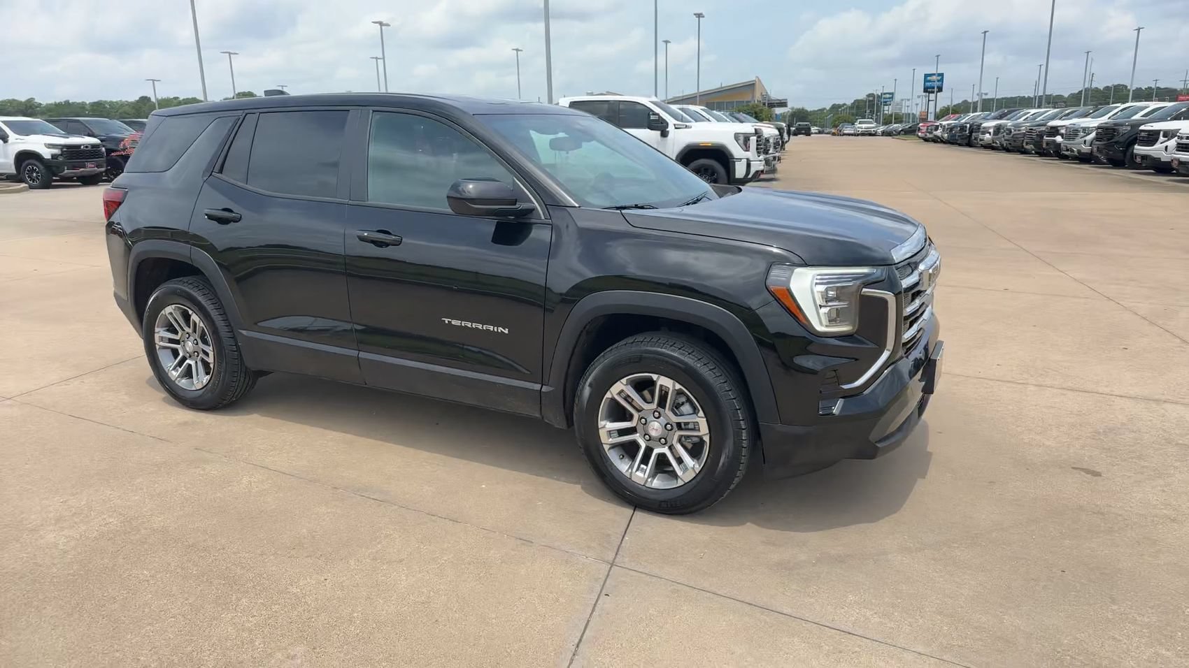 Used 2025 GMC Terrain Elevation AWD/4WD image 9