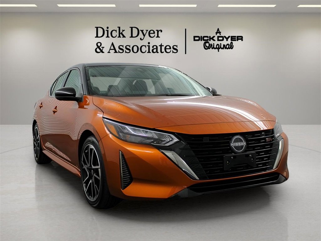 Used 2025 Nissan Sentra SR w/ SR Premium Package image 1