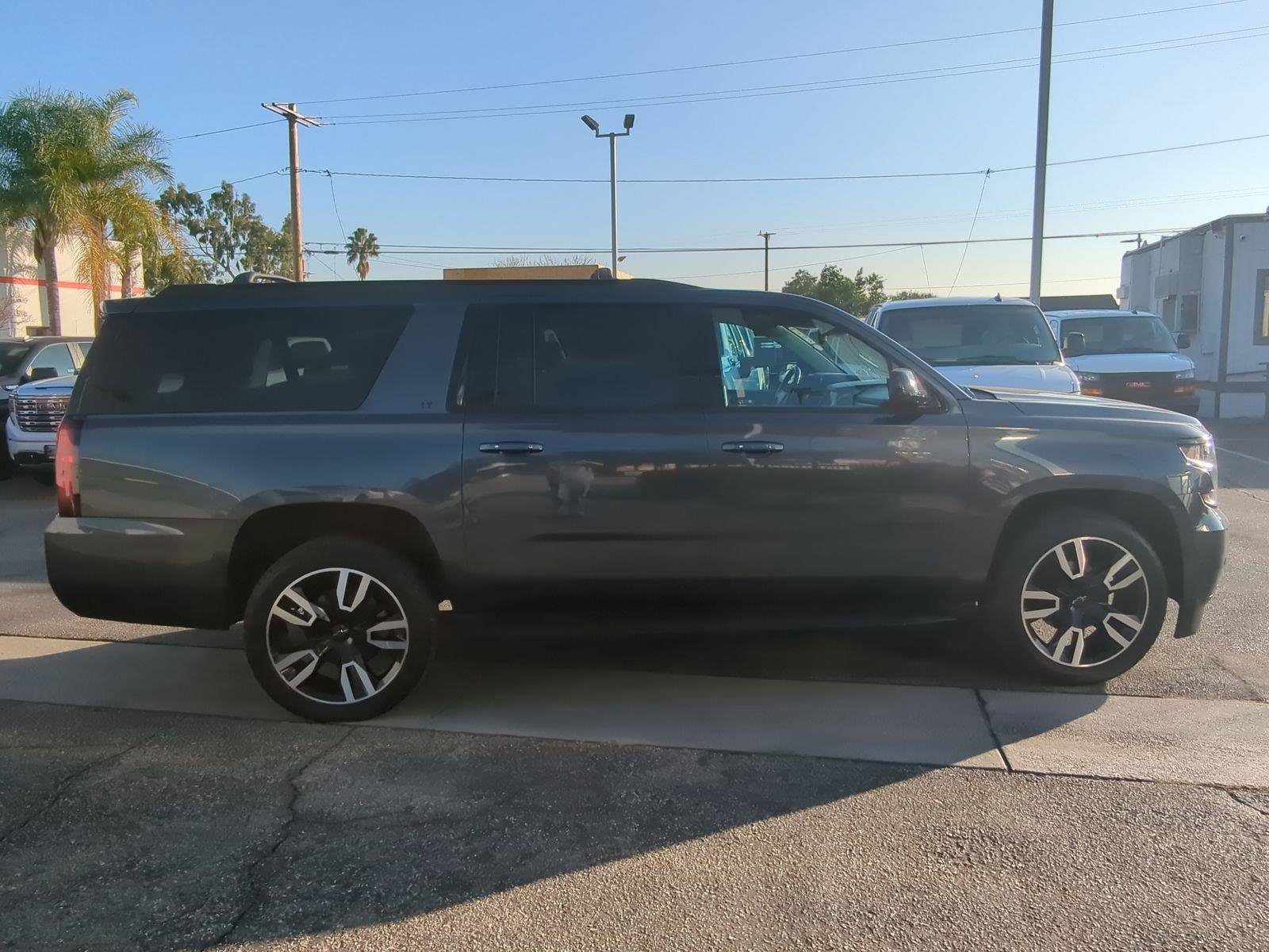 Used 2020 Chevrolet Suburban LT image 8