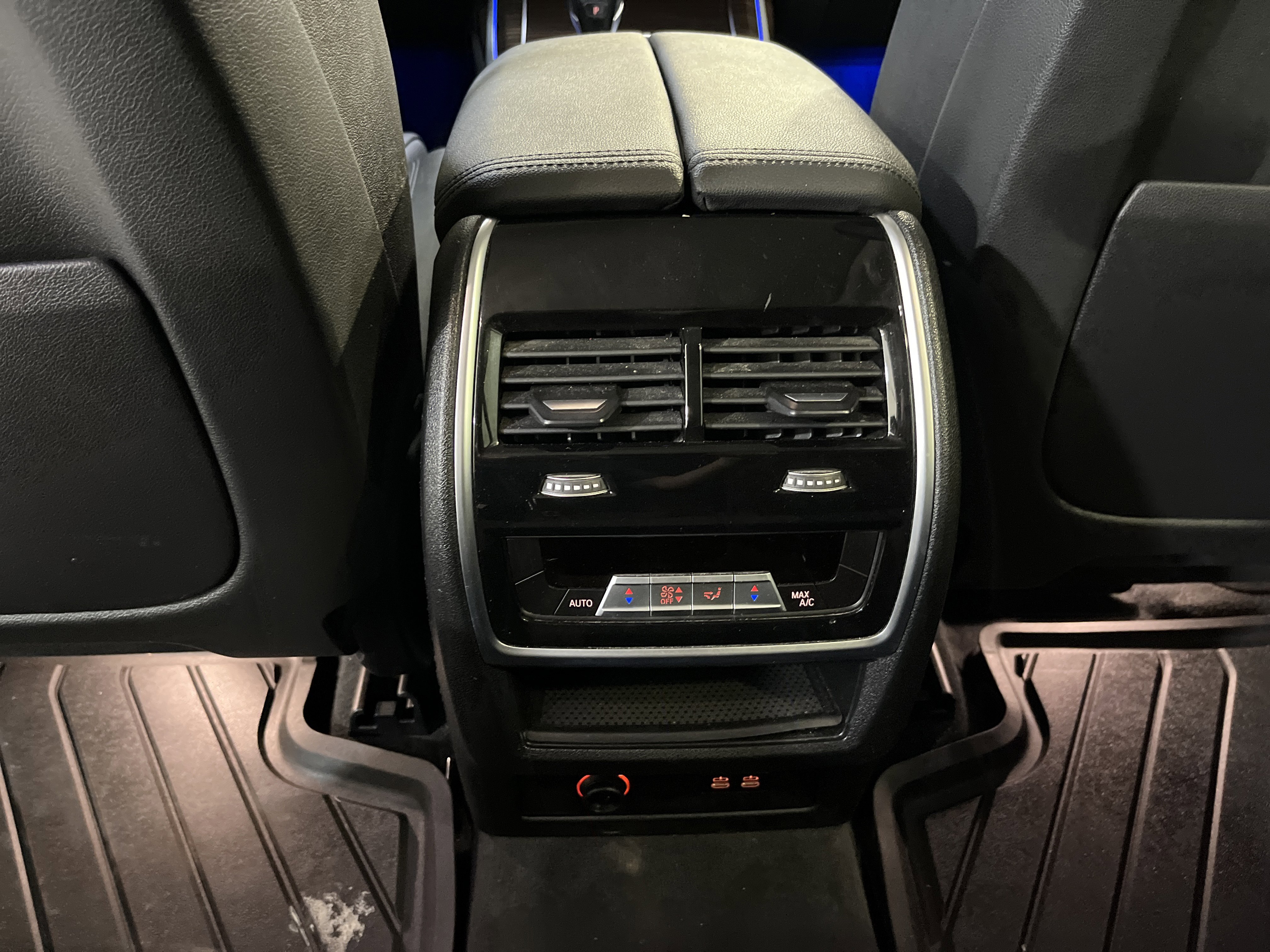 Used 2021 BMW X7 xDrive40i w/ Premium Package image 13
