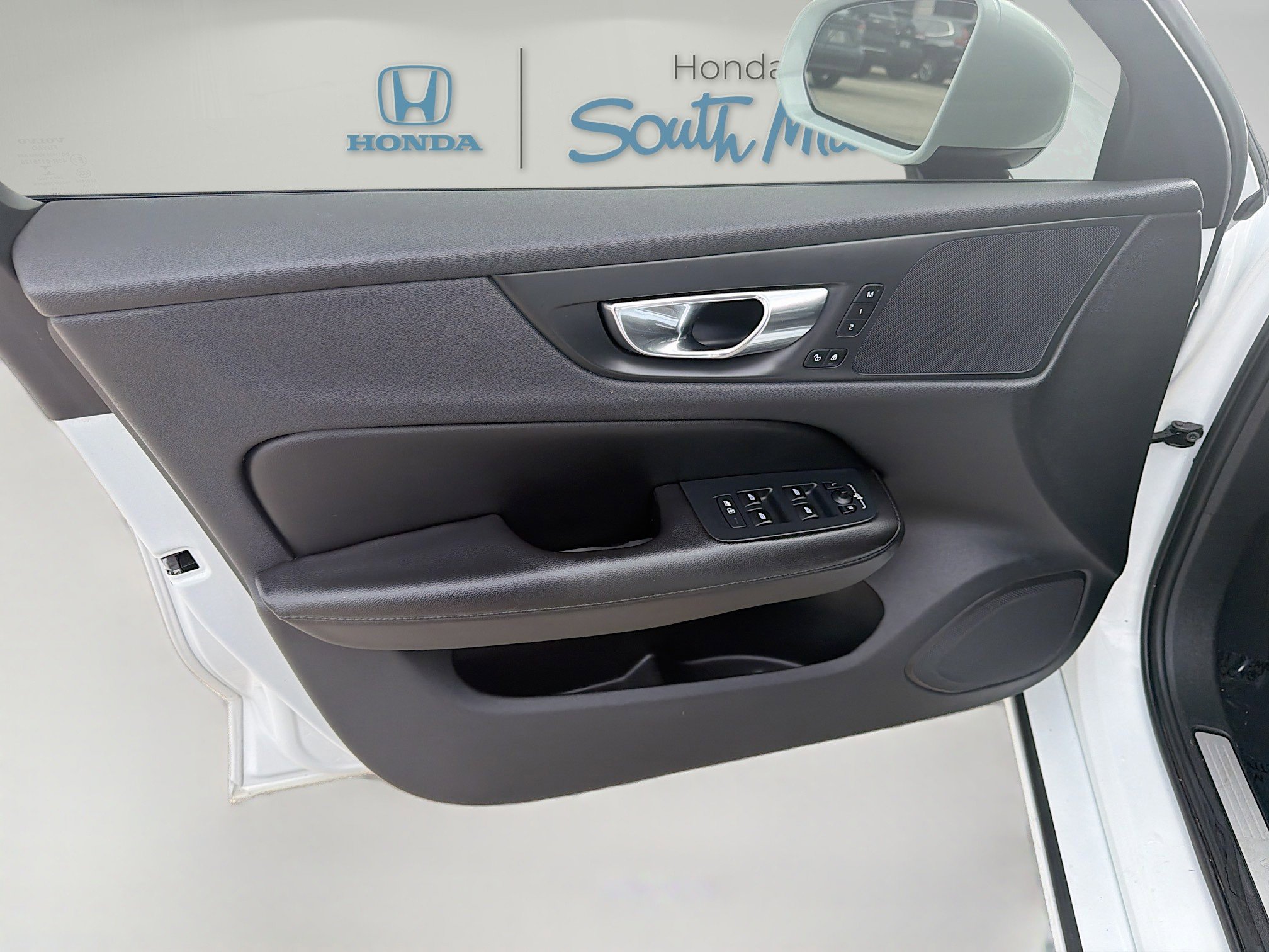 Used 2020 Volvo S60 T5 Momentum image 19