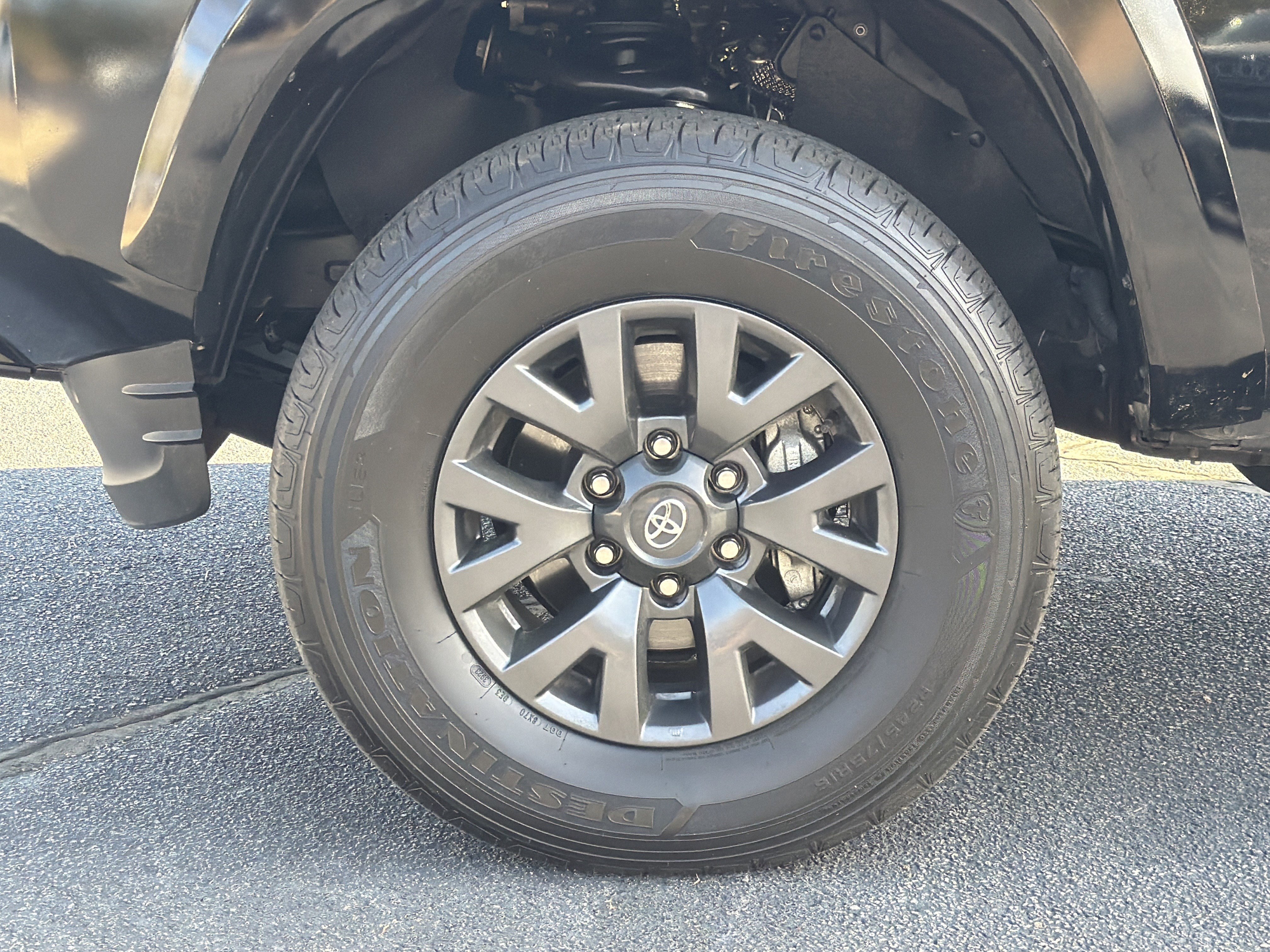 Used 2023 Toyota Tacoma SR5 w/ Technology Package image 33