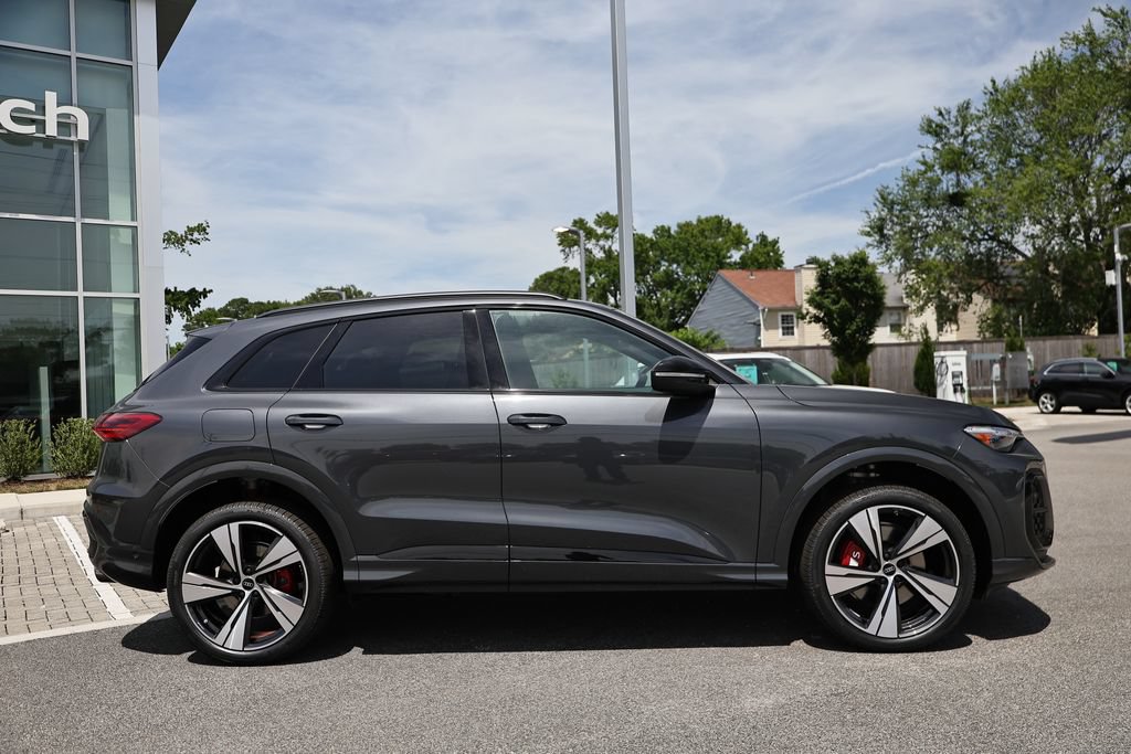 New 2026 Audi SQ5 Premium Plus AWD/4WD image 4