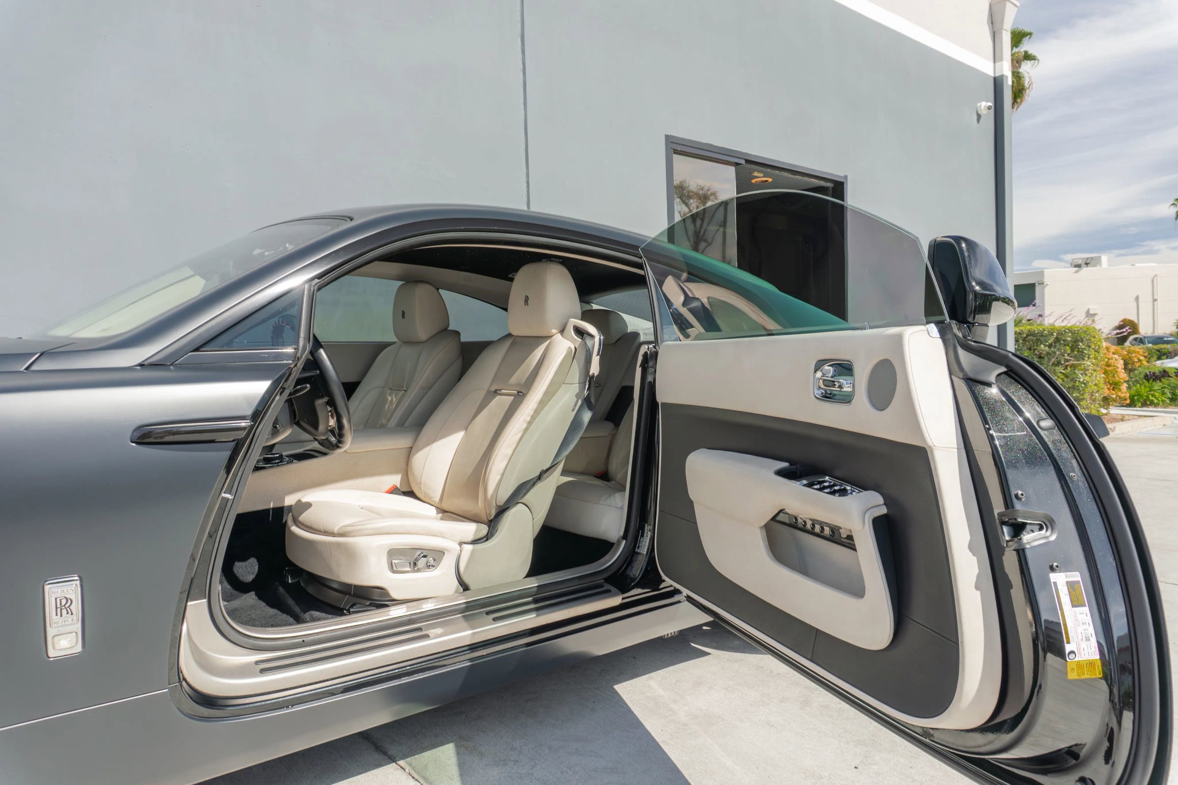 Used 2016 Rolls-Royce Wraith RWD image 10