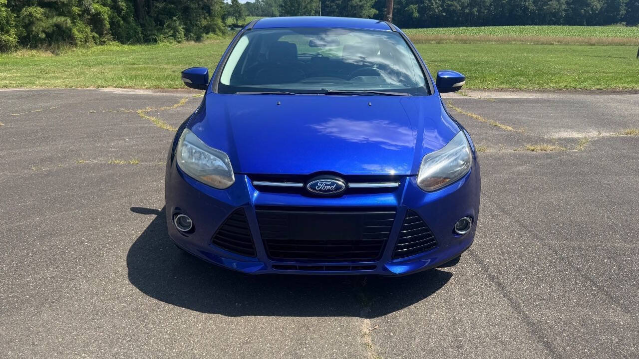Used 2013 Ford Focus Titanium w/ Titanium Handling Pkg FWD image 3