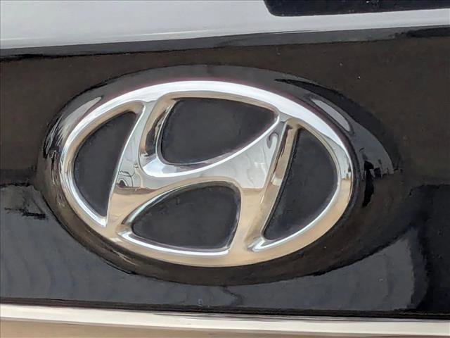 Used 2019 Hyundai Santa Fe SEL image 13