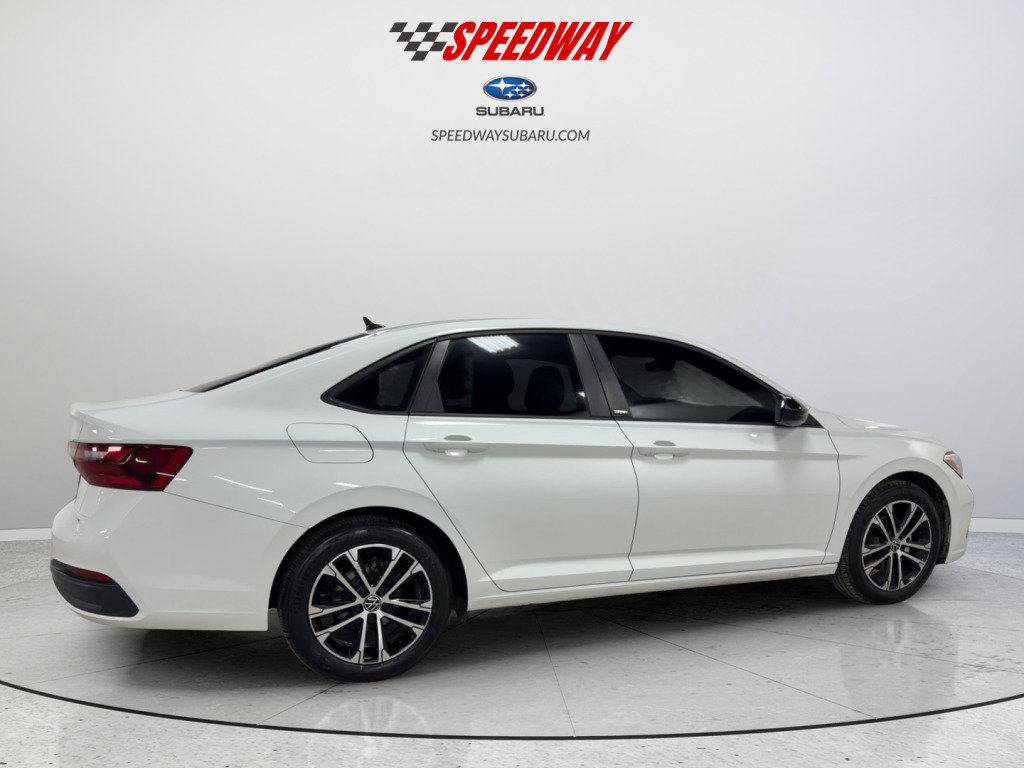 Certified 2024 Volkswagen Jetta Sport image 10