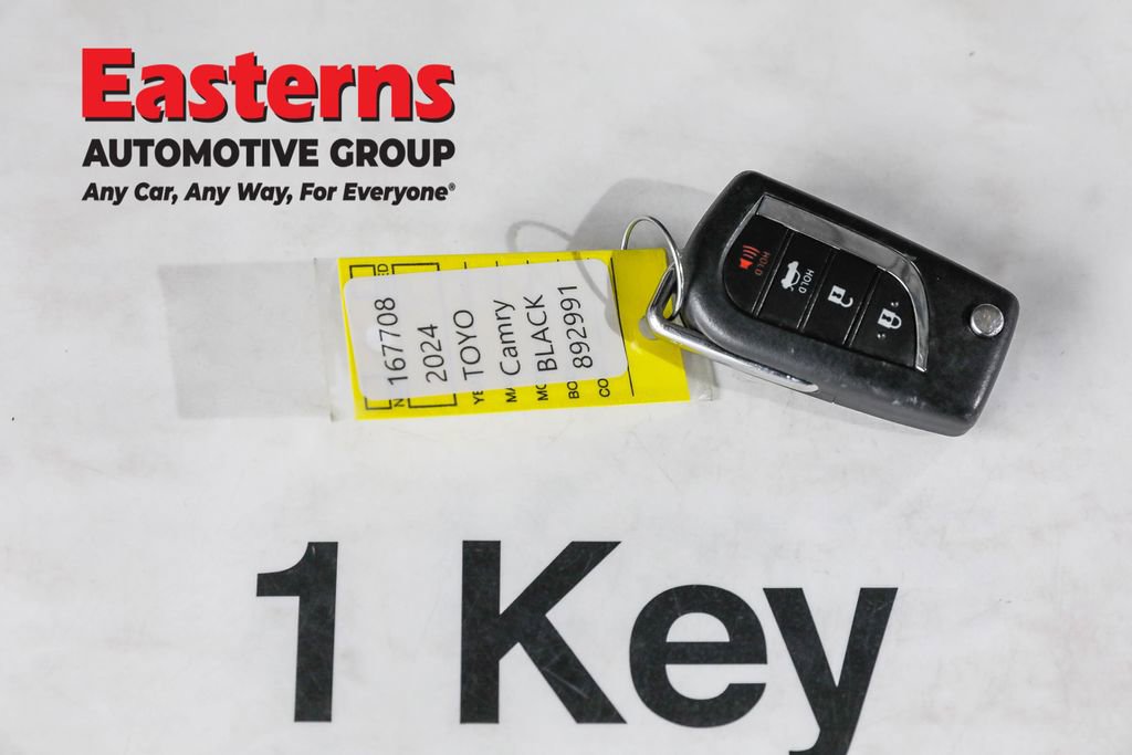 Used 2024 Toyota Camry SE image 40