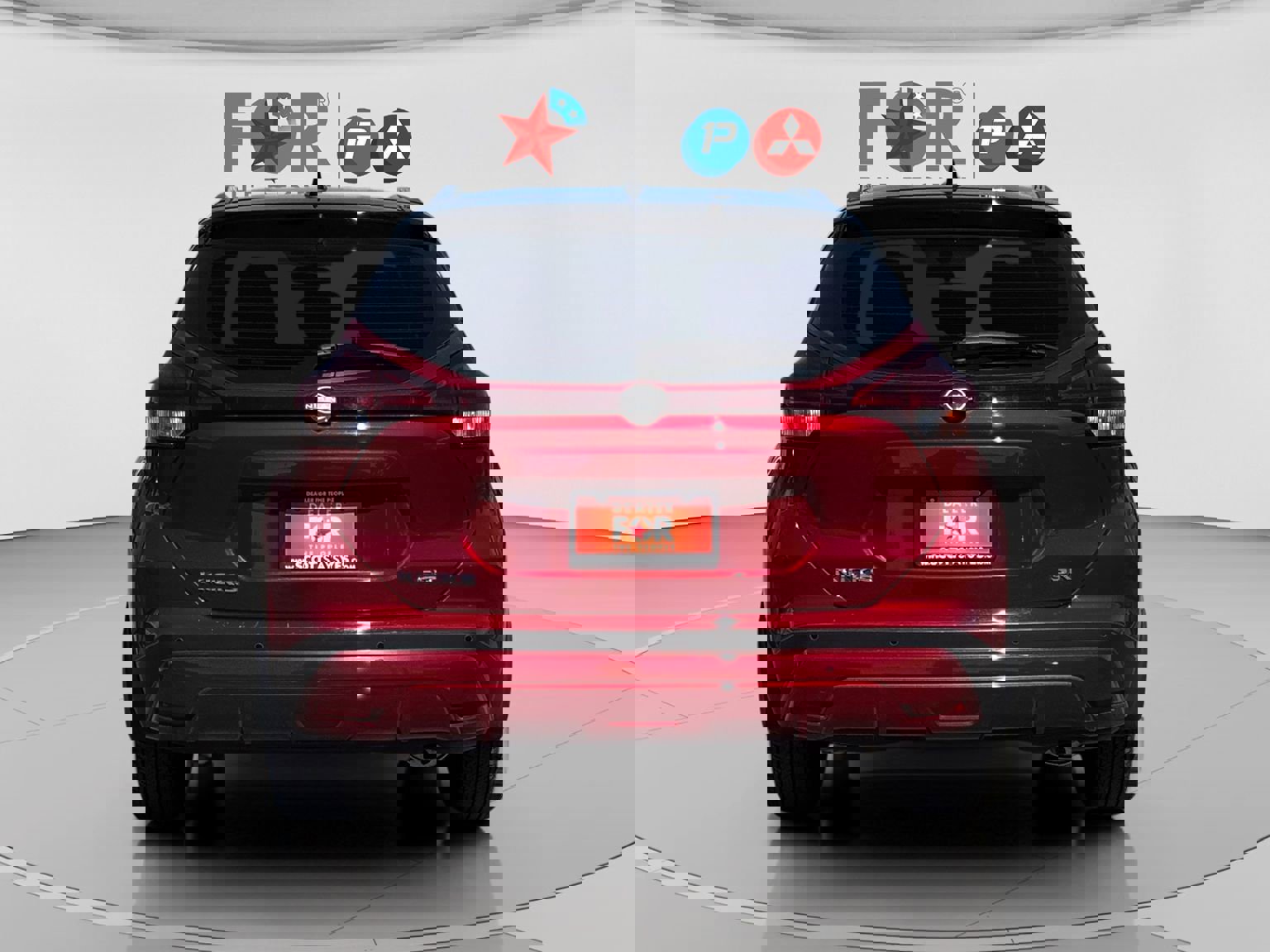 Used 2023 Nissan Kicks SR w/ SR Premium Package image 4