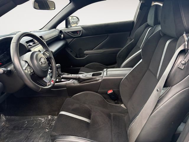 Used 2022 Toyota GR86 Premium w/ ALL Weather Mat Package (TMS) RWD image 9