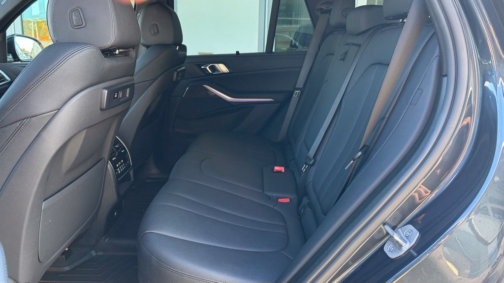 Certified 2022 BMW X5 xDrive45e w/ Executive Package AWD/4WD image 9