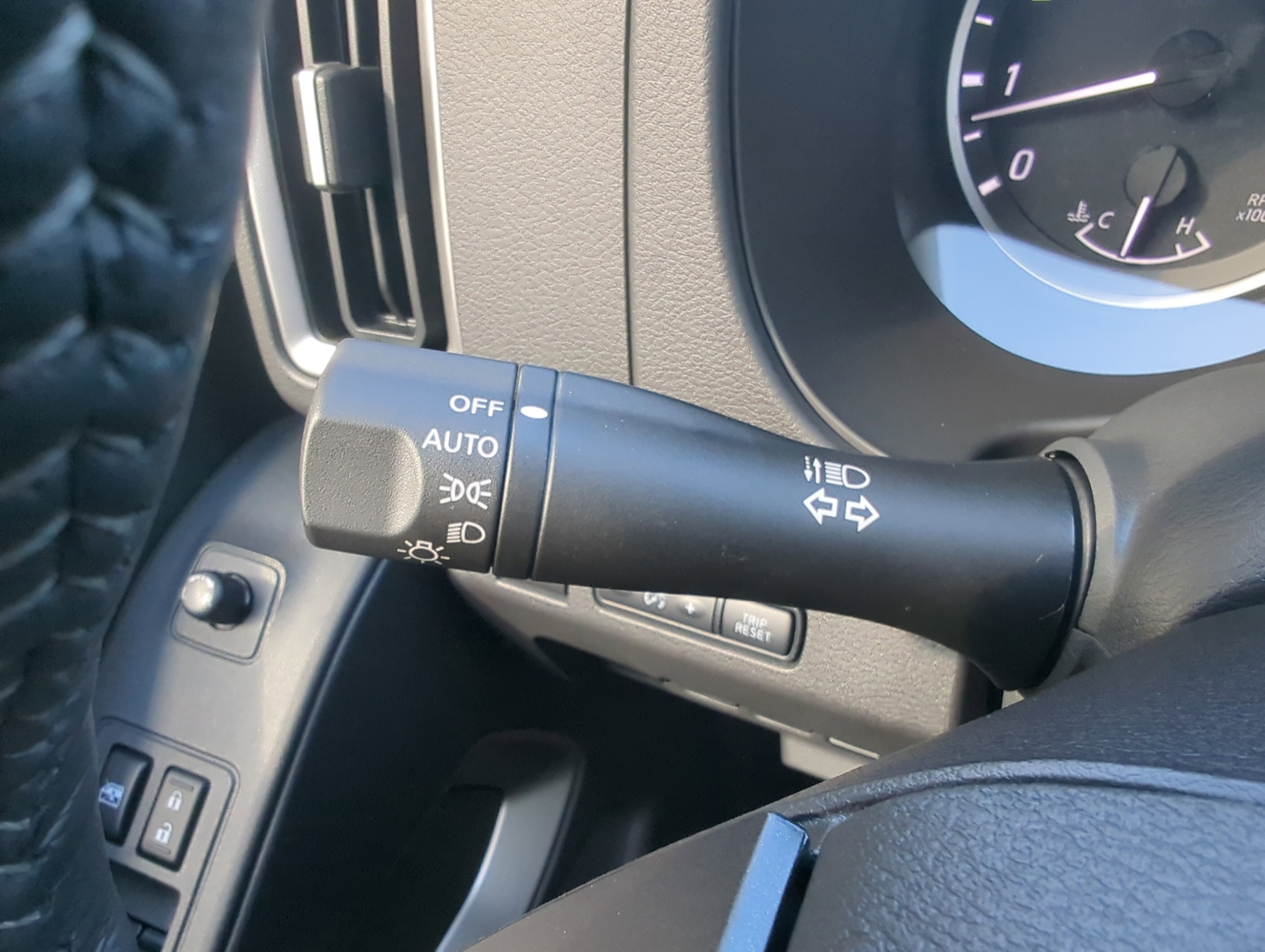 New 2026 Nissan Frontier SV w/ SV Convenience Package image 24