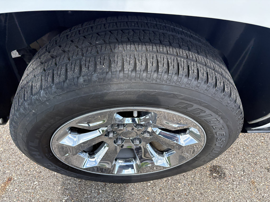 Used 2010 Chevrolet Tahoe LTZ RWD image 11