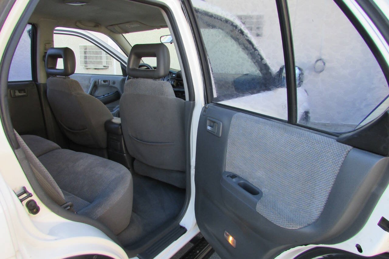 Used 1999 Isuzu Rodeo LS RWD image 32