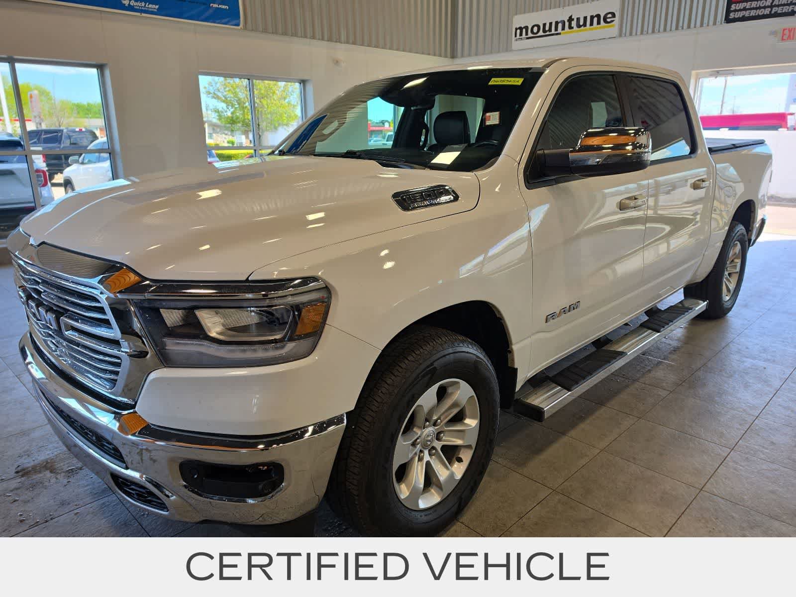Used 2023 RAM 1500 Laramie AWD/4WD image 1