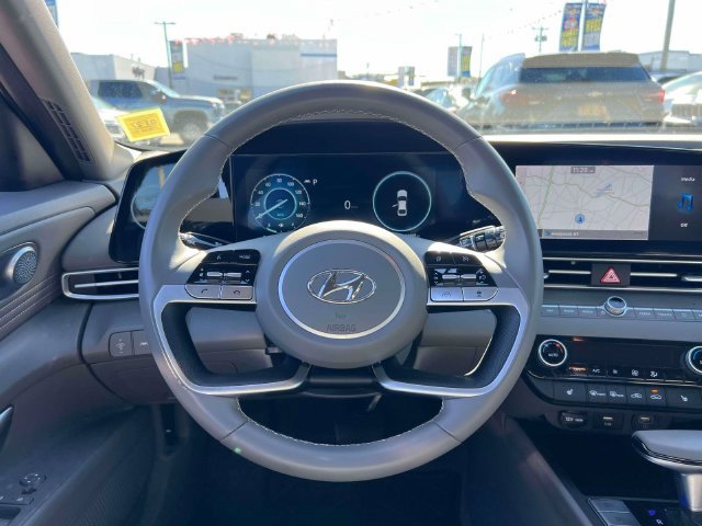Used 2023 Hyundai Elantra SEL w/ Convenience Package FWD image 14