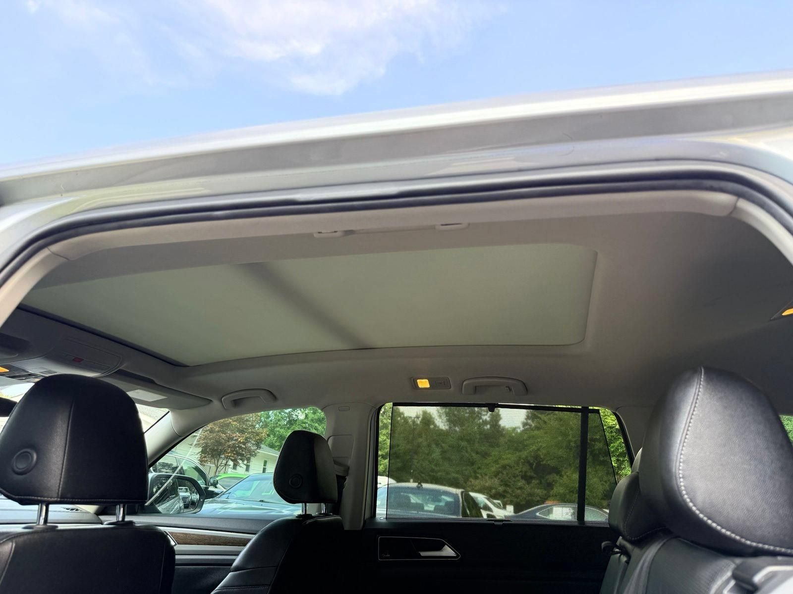 Used 2018 Volkswagen Atlas SEL Premium AWD/4WD image 34